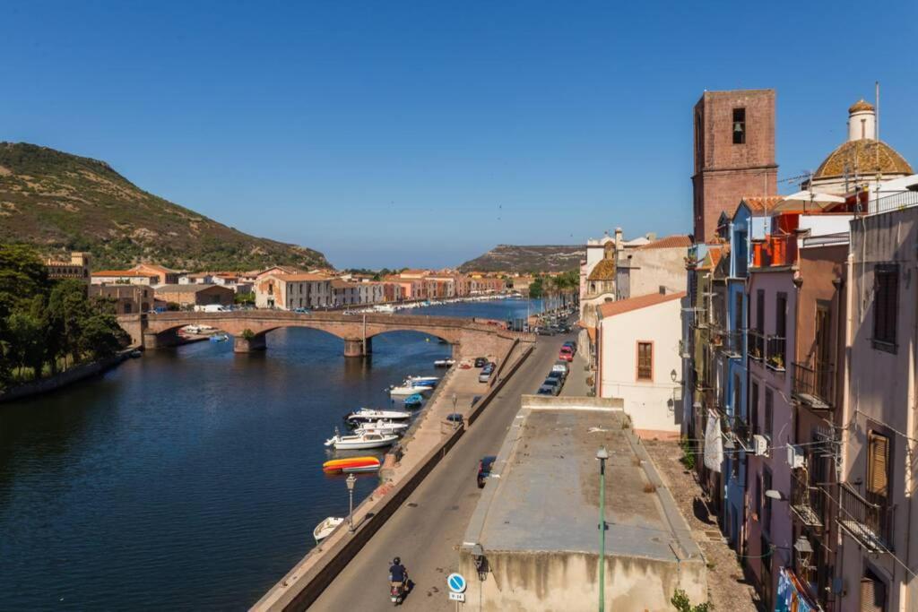 The Enchanting Sunset Bosa Exterior foto