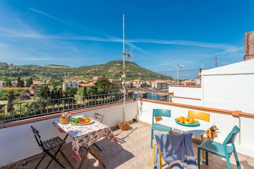 The Enchanting Sunset Bosa Exterior foto